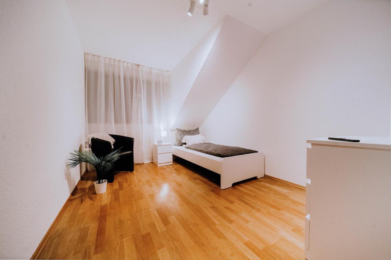 Grosse 3 Zimmer Ferienwohnung Koblenz Wallersheim Mit Pkw Stellplatz المظهر الخارجي الصورة